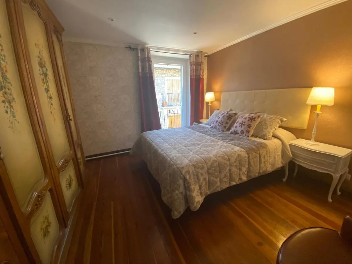 Apartamento Duplex Llivia 0*,